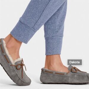 UGG Dakota Shearling Wool Cozy Pewter Gray Moccasin Slippers! ❤️